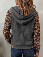 Virina Griza Korduroy Zip-Up Hoodie kun Leoparda Kontrasto