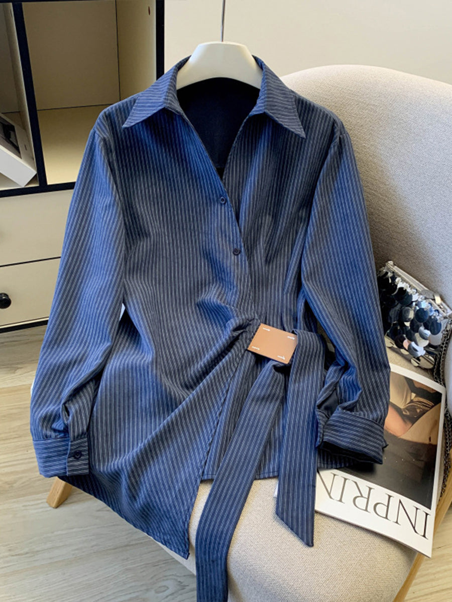 Camicia casual chic in cotone a righe con dettaglio cravatta