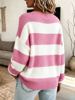 Acogedor jersey de punto con cuello en V a rayas
