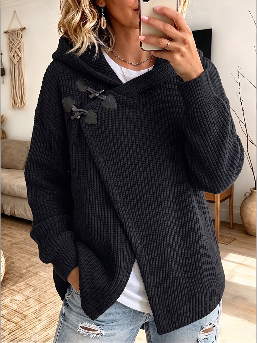 Gemütlicher Strickpullover mit Wickelfront und Knebelverschluss