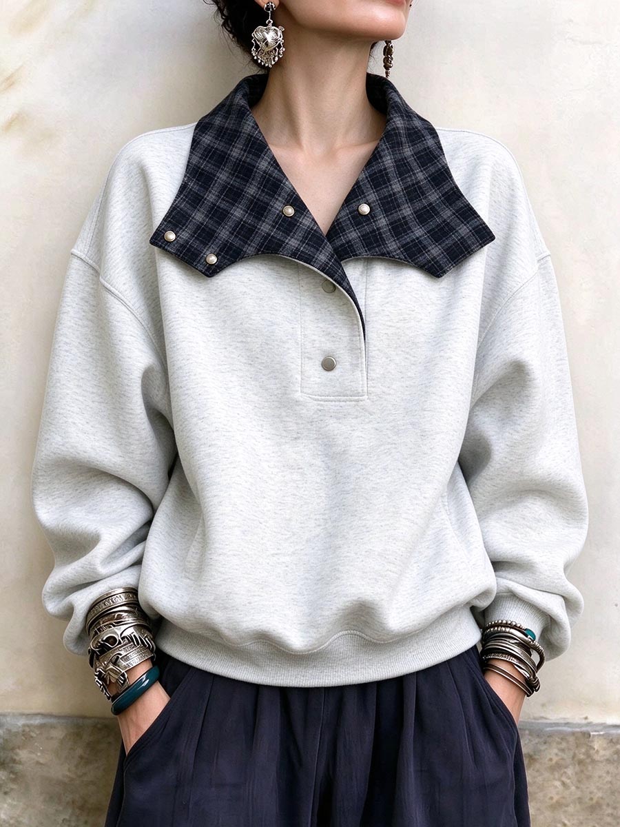 Sudadera gris informal para mujer con cuello a presión a cuadros en contraste