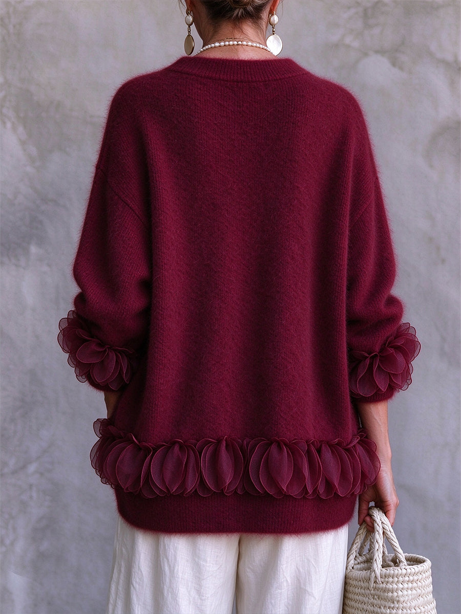 Gemütlicher, ätherischer, flauschiger Strickpullover mit Blumenbesatz
