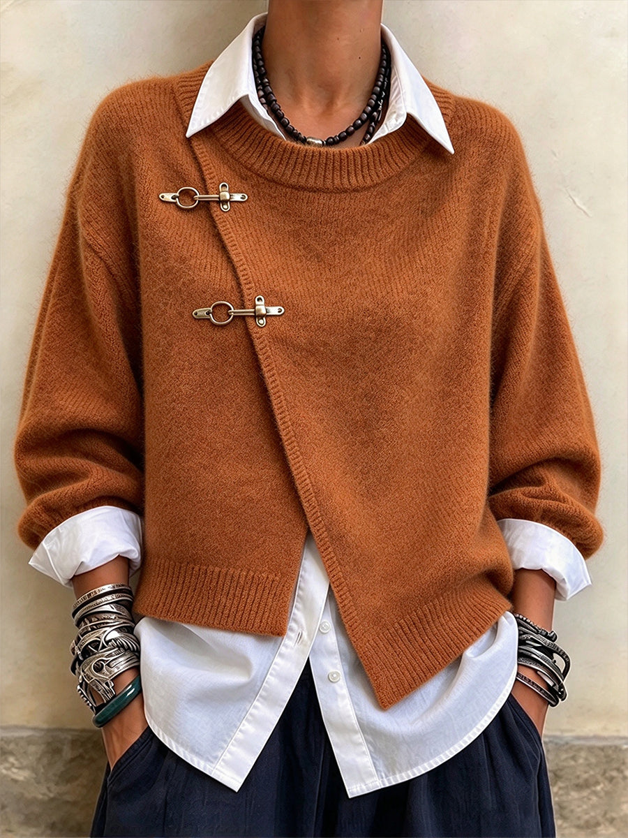 Top casual de punto asimétrico color caramelo con hebilla de metal