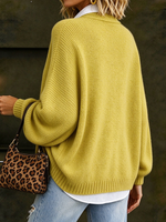 Suéter informal con giro frontal en amarillo mostaza y estilo informal