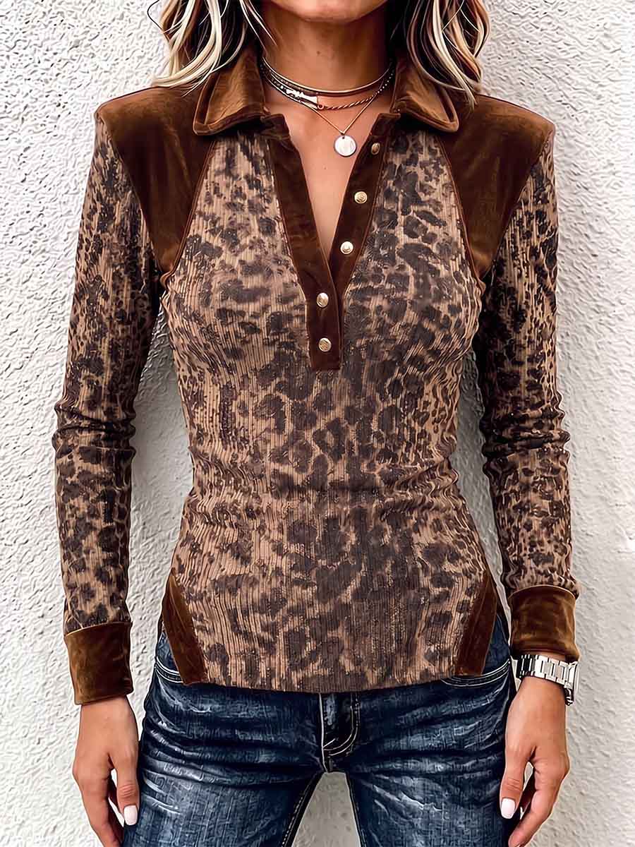 Top in velluto aderente a maniche lunghe da donna con pannelli e colletto in maglia con stampa leopardata