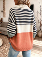 Comodo cardigan in maglia abbottonato a righe color block
