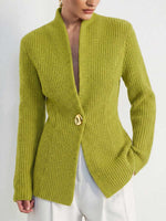 Hellgrüner Grobstrick-Cardigan mit einem Knopf