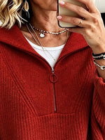 Maglione lavorato a coste con mezza zip, casual ed elegante