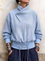 Damen-Pullover mit Waffelmuster und Schnürsaum und asymmetrischem Ausschnitt