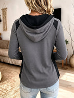 Sudadera con capucha informal gris gofre