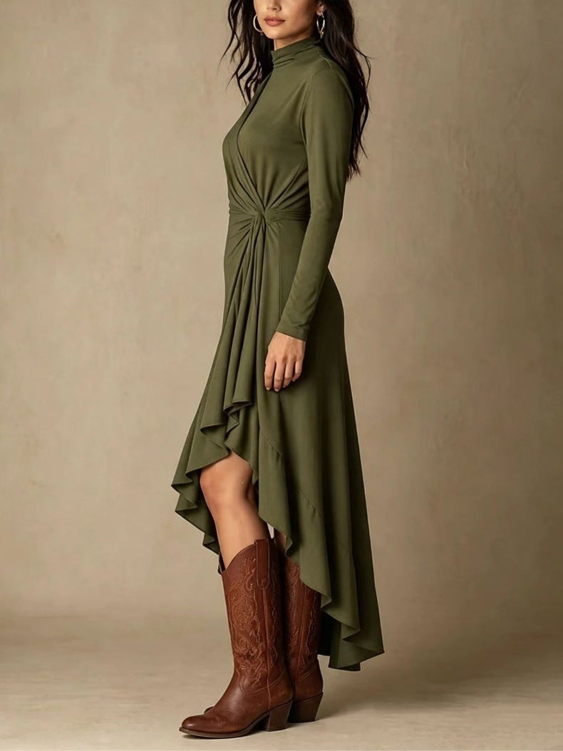Elegante vestido midi de punto asimétrico con detalle retorcido que define la cintura