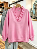 Acogedora sudadera extragrande con volantes en color rosa vibrante