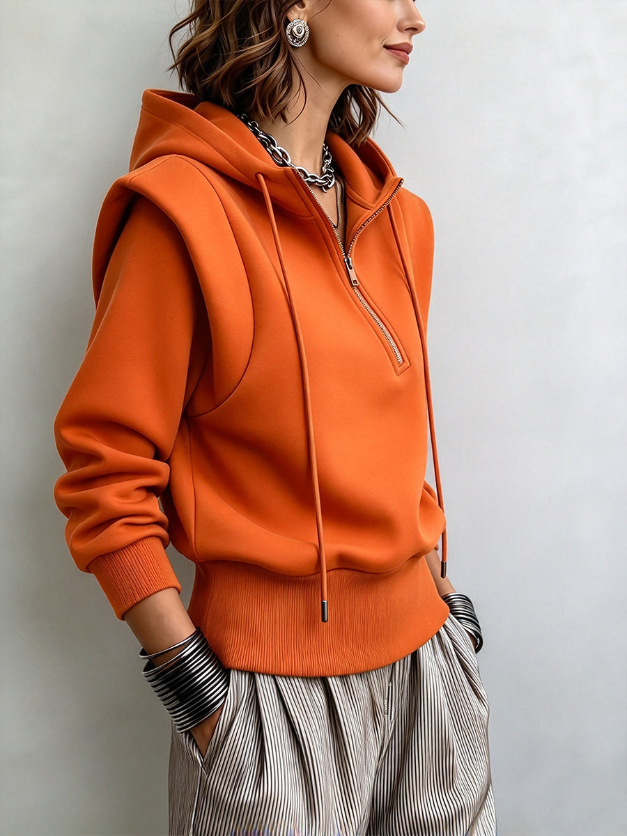 Schickes, strukturiertes Kapuzen-Sweatshirt mit halbem Reißverschluss