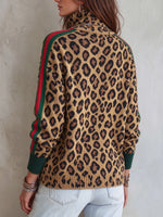 Jersey de punto con intarsia abstracta y vibrante