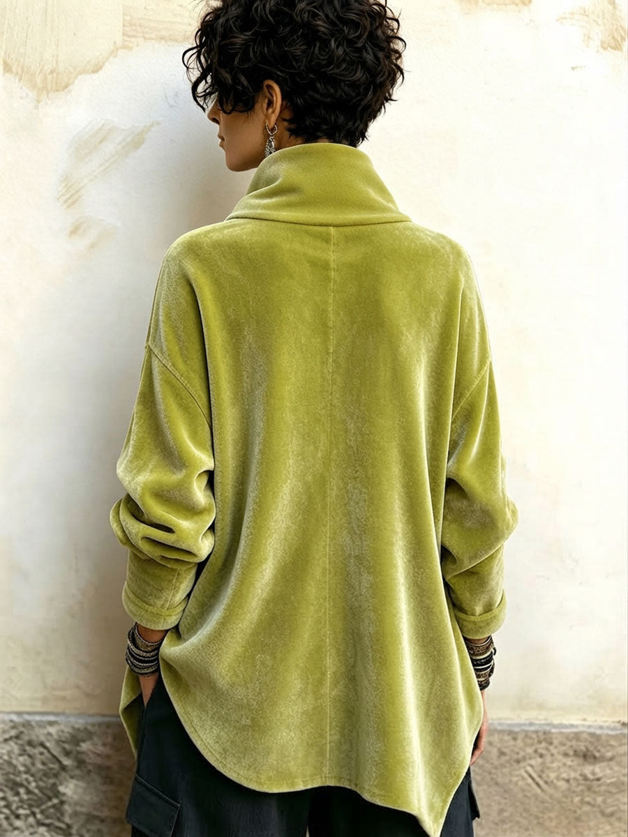 Top dolcevita chic in velluto con bottoni asimmetrici