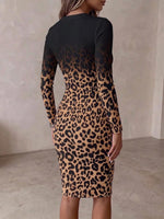 Abito aderente in maglia con stampa leopardata sfumata da donna con girocollo, dettagli ritagliati, allacciatura sul davanti e maniche lunghe