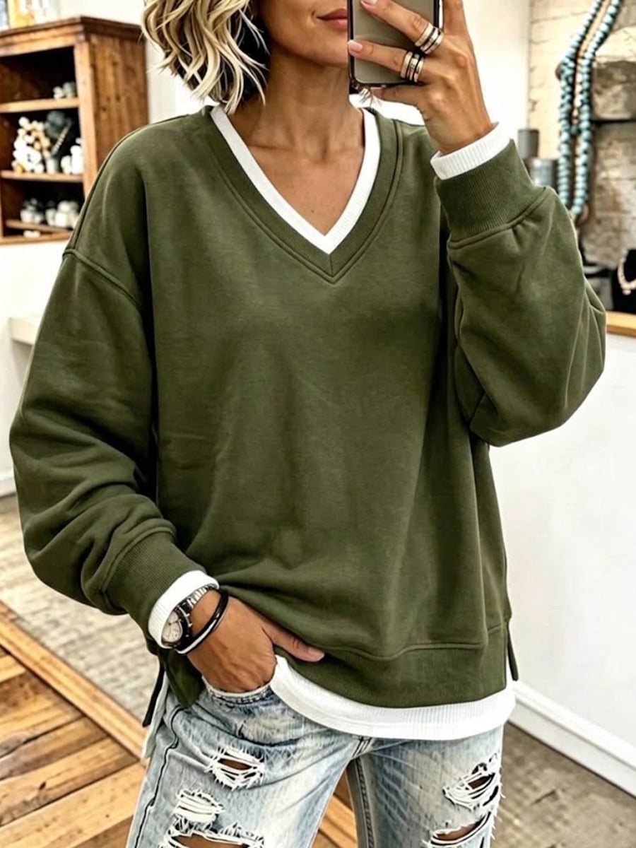 Felpa oversize con scollo a V, spalle scese e finiture bianche a contrasto