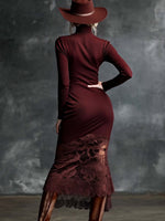 Elegantes Midikleid aus Rippstrick mit Spitzeneinsätzen und Stehkragen