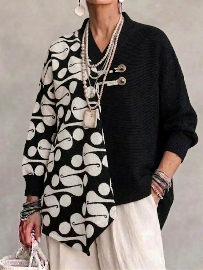 Asymmetrisches Strickoberteil mit abstraktem Print und V-Ausschnitt