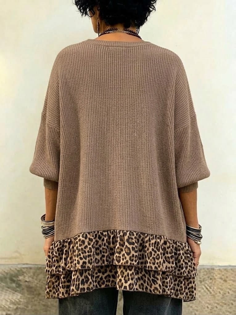 Top in maglia con scollo tondo e spalle scese con orlo arricciato con stampa leopardata