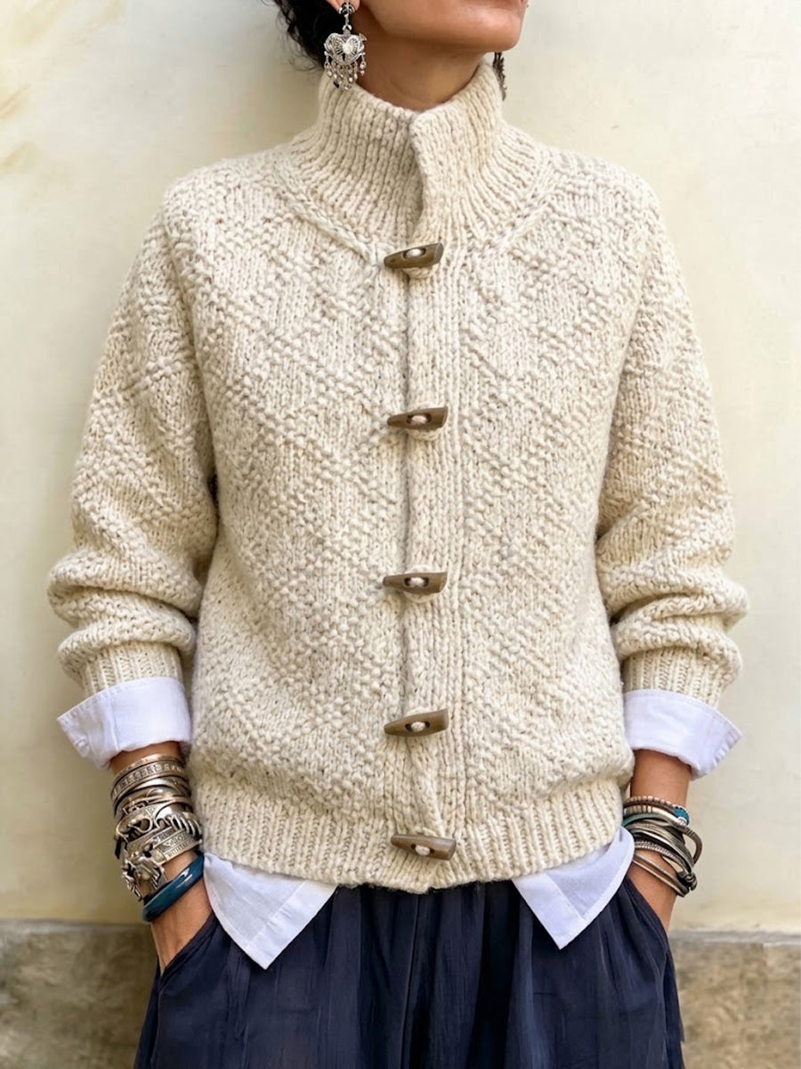 Cappotto in maglia testurizzata con colletto rialzato e chiusura a levetta