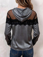 Damen-Hoodie-Bluse aus Satin und transparentem Mesh mit Spitzenbesatz