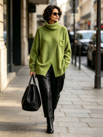 Maglione asimmetrico a collo alto rilassato