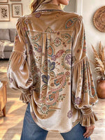 Camisa bohemia de terciopelo floral con botones y mangas con volantes para mujer