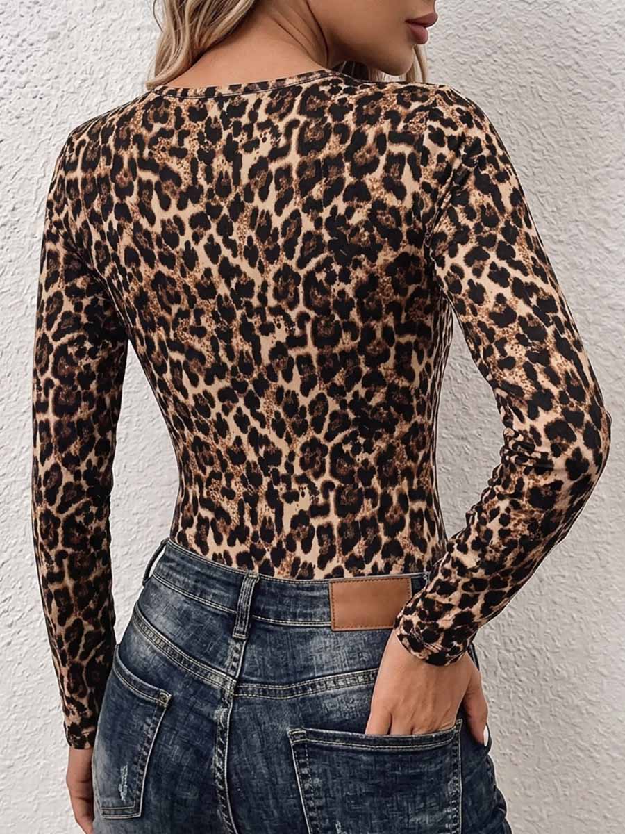 Top elasticizzato slim fit a maniche lunghe con girocollo e stampa leopardata da donna