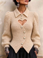 Elegante cardigan lavorato a maglia con taglio a cuore
