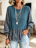 Top casual elegante de punto de cable con patchwork floral azul