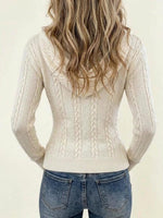 Maglione con cappuccio ritagliato a trecce da donna