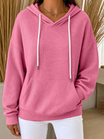 Lässiger Pullover-Hoodie aus Rippstrick für Damen mit Kängurutasche
