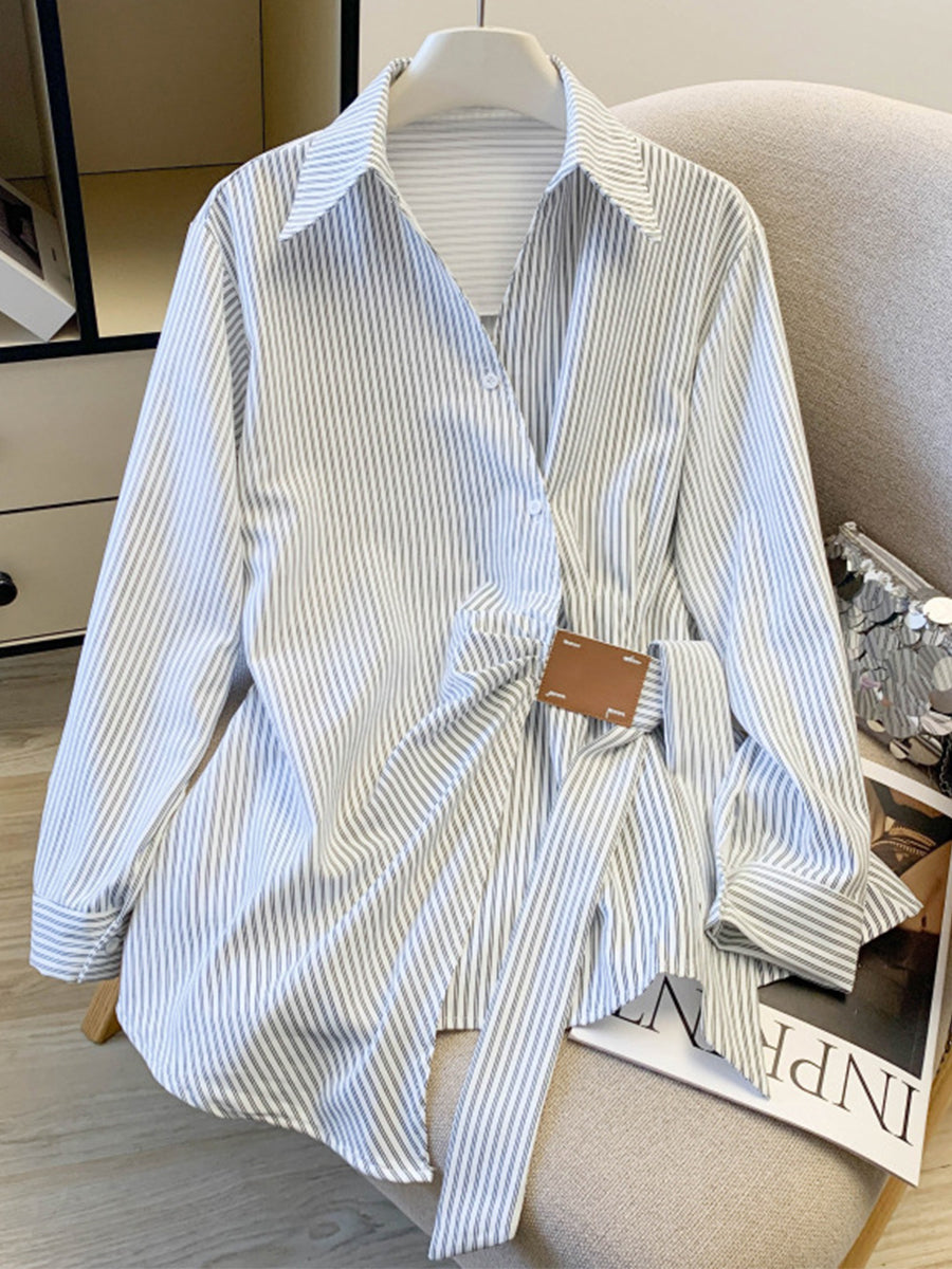 Camicia casual chic in cotone a righe con dettaglio cravatta