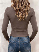 Langarmshirt im Military-Stil mit quadratischem Ausschnitt und Knopfdetail