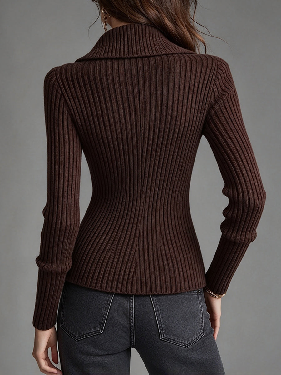 Elegante cárdigan cruzado de punto acanalado marrón con cuello plegable