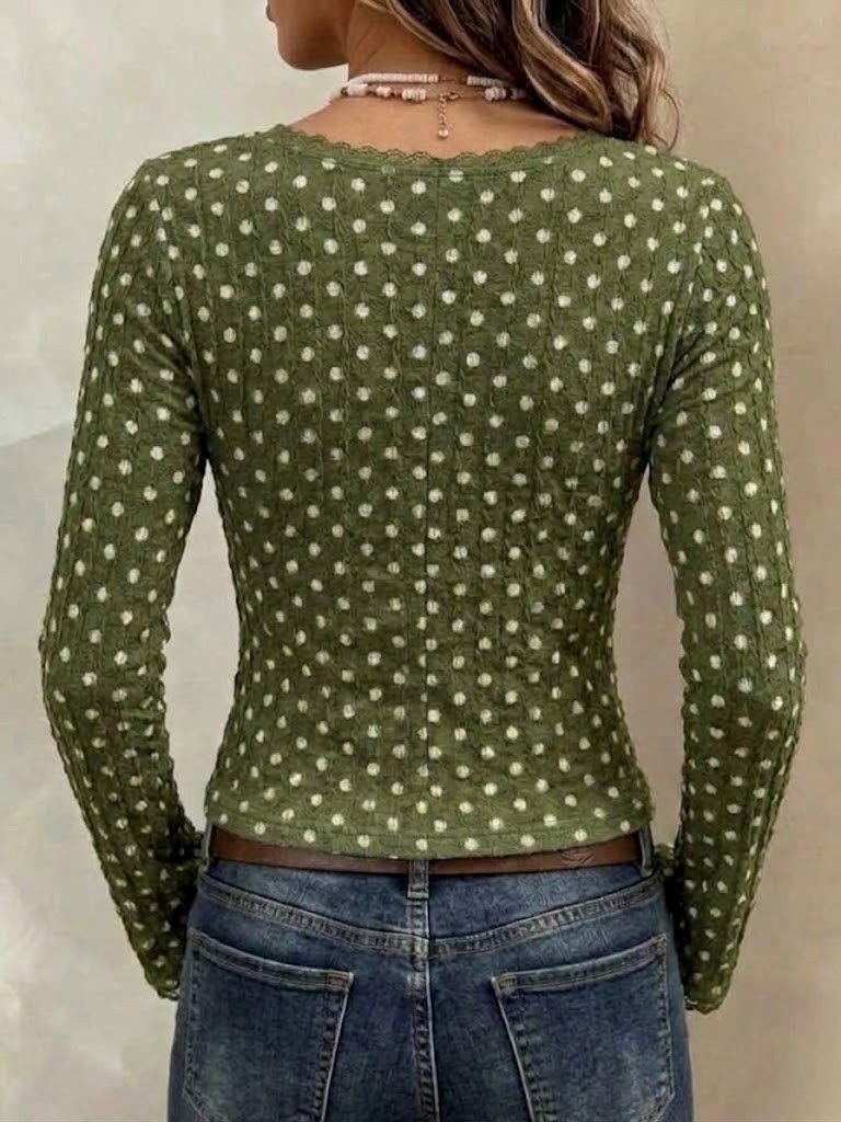 Top aderente a maniche lunghe con scollo a V in pizzo a pois con maniche svasate e abbottonatura frontale