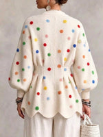 Strickjacke mit V-Ausschnitt, bunten Tupfen und taillierter Passform