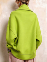 Chaqueta cruzada elegante con ribetes en contraste