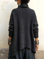 Comodo pullover in maglia asimmetrico con dettagli a bottoni