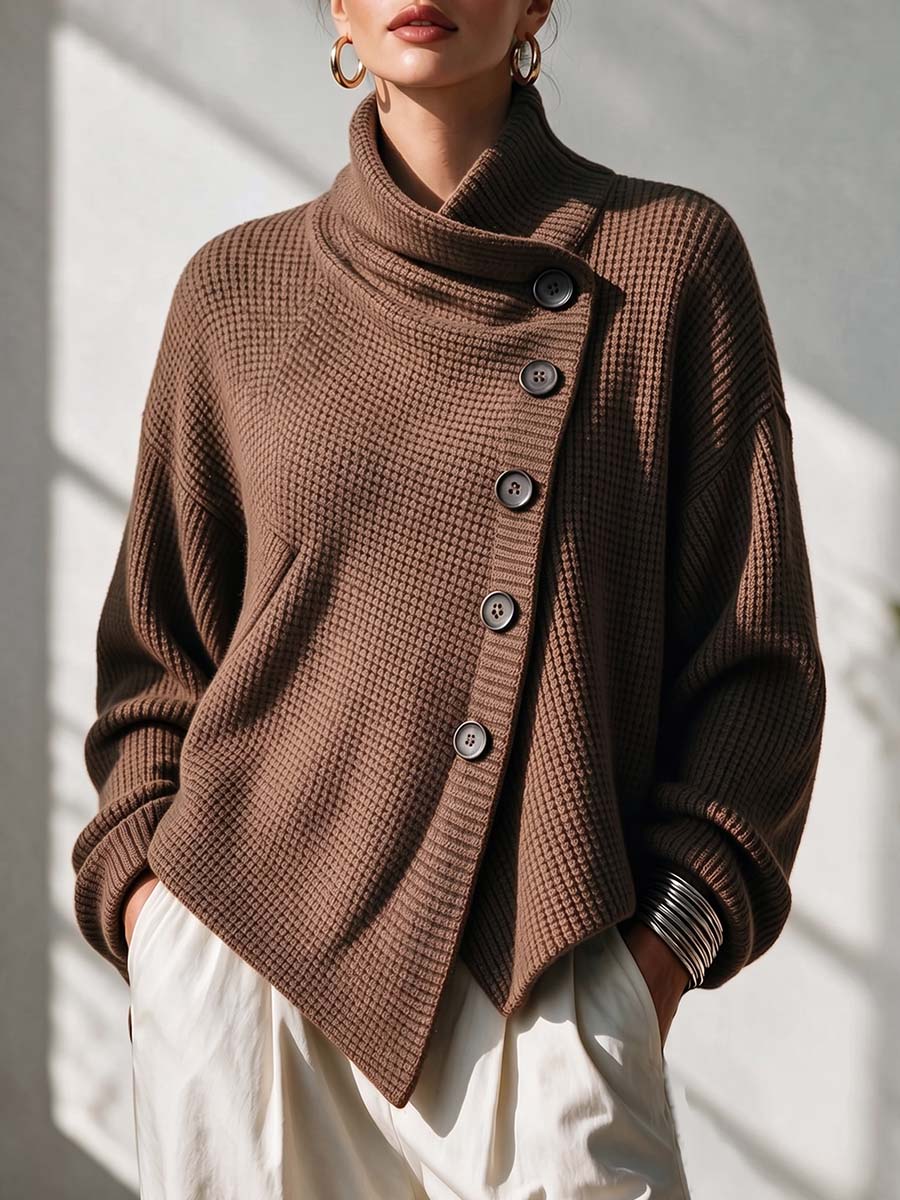 Asymmetrischer, geknöpfter Grobstrickpullover für Damen