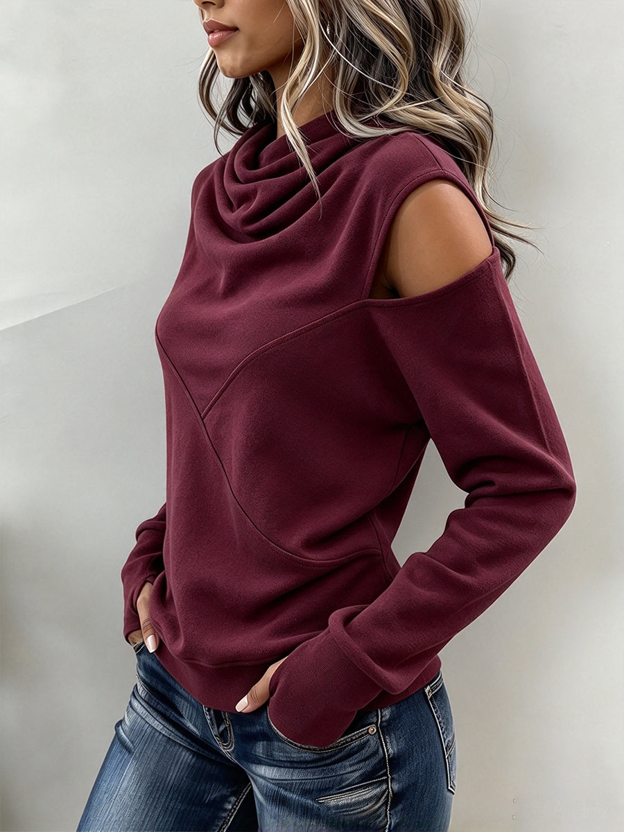 Top elegante con cuello vuelto y hombros descubiertos