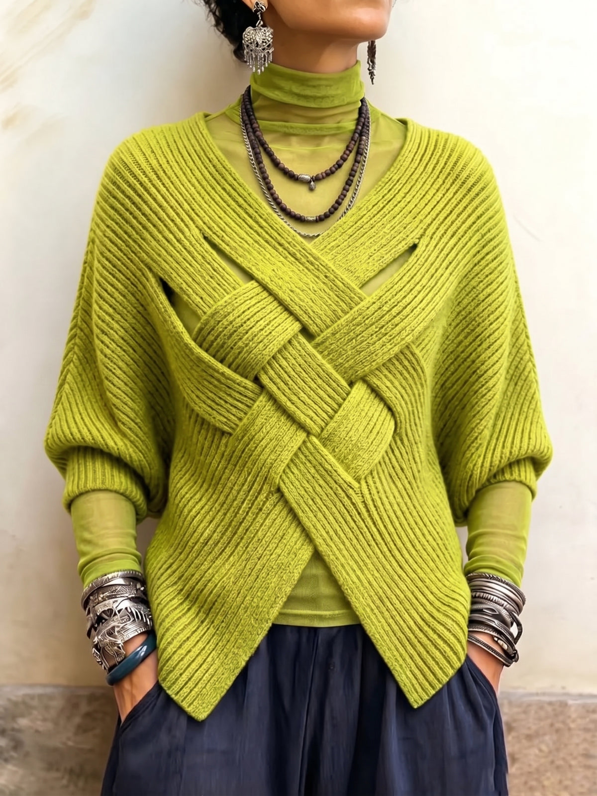 Kunstvoll verwobener, gerippter Fledermausstrickpullover