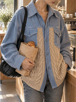 Giacca oversize stile camicia caratterizzata da una combinazione di velluto a coste casual e pannelli a maglia grossa