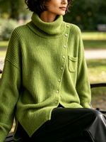 Maglione asimmetrico a collo alto rilassato