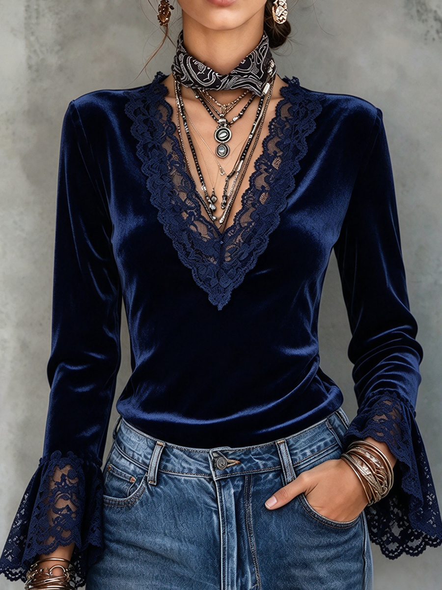 Elegante top con maniche svasate in velluto con finiture in pizzo