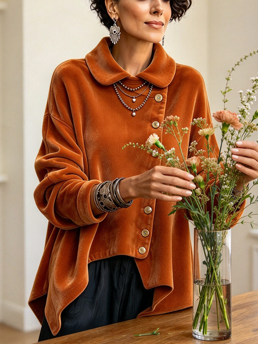 Elegantes, asymmetrisches, geknöpftes Samtoberteil