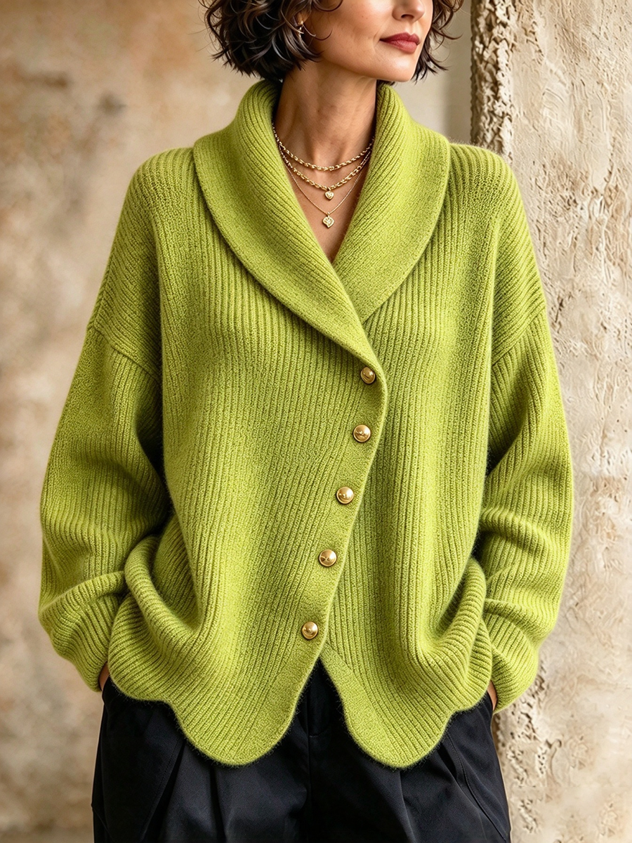 Schicker Pullover mit Schalkragen und gewelltem Saum