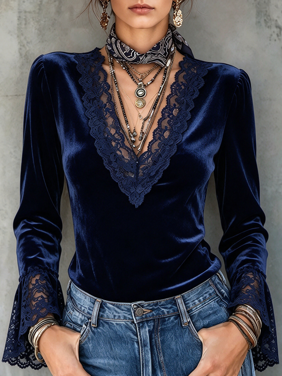Elegante top con maniche svasate in velluto con finiture in pizzo