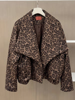 Schicke Pufferjacke mit offenem Vorderteil und Leopardenmuster